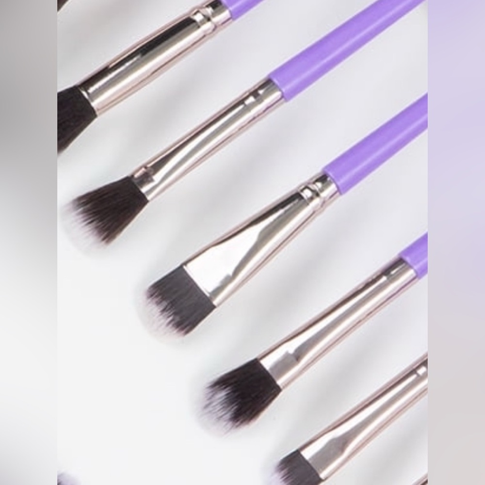 Lavender Makeup Brush Set with Silver Accents